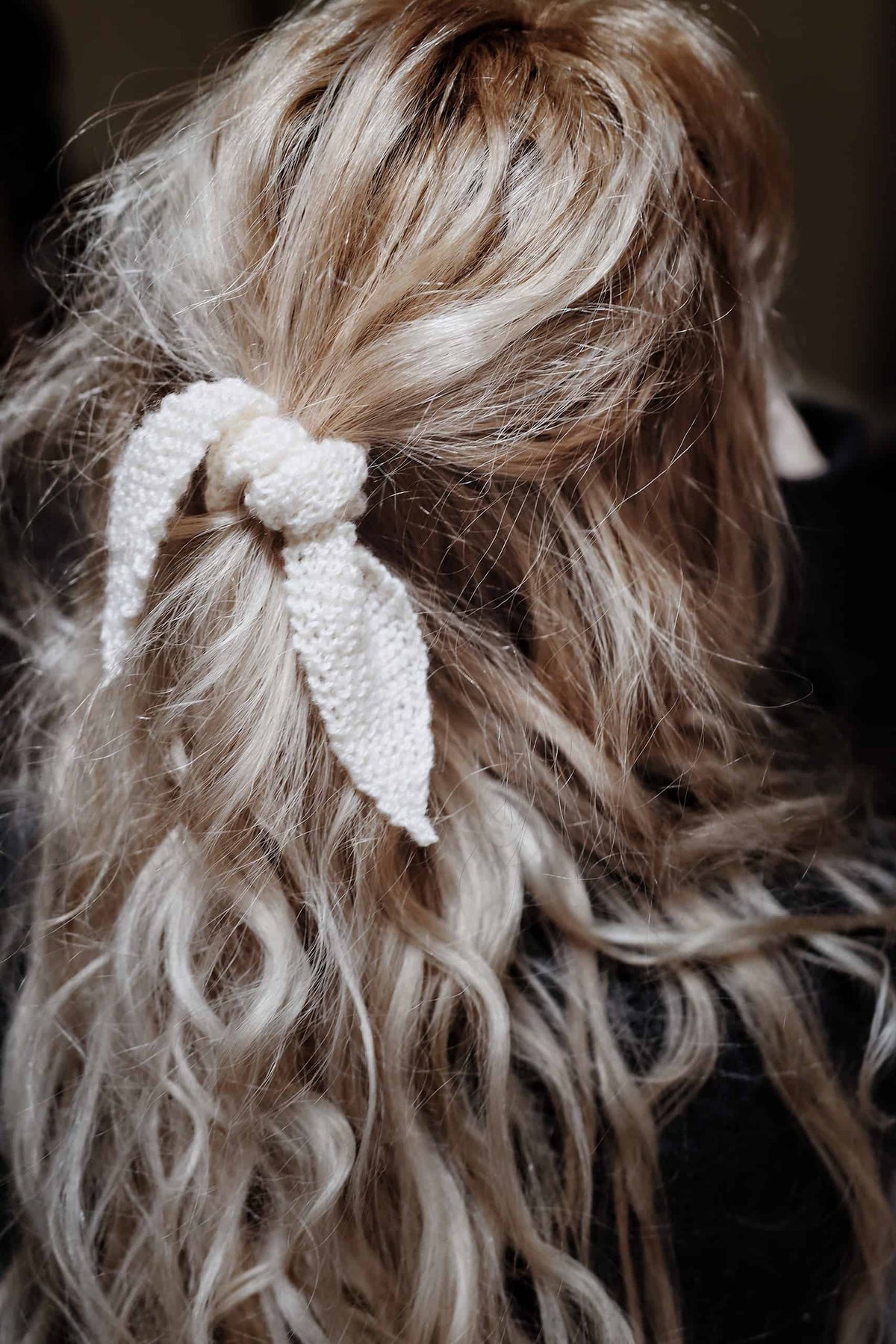 Beginner-friendly hair tie knitting pattern with classic knit stitches