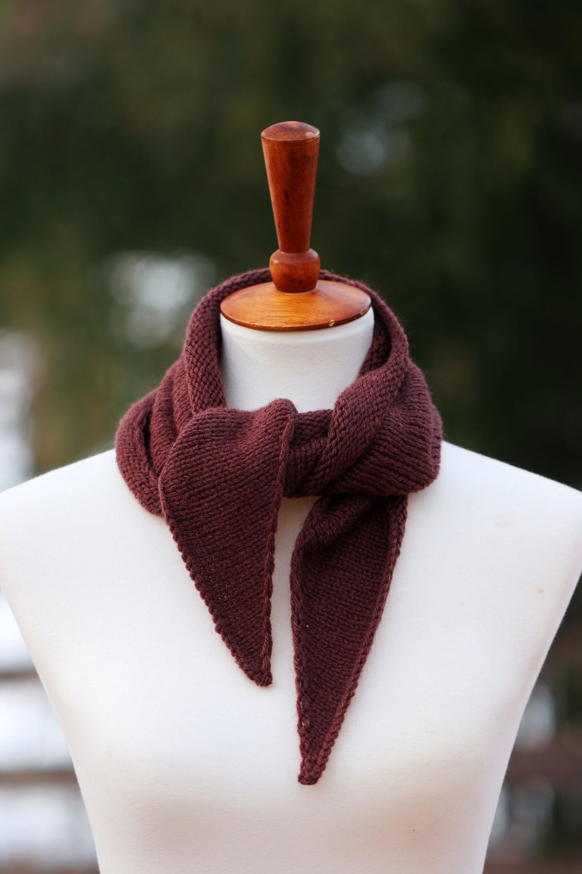 Easy beginner bandana scarf knitting pattern with minimalist triangle shape