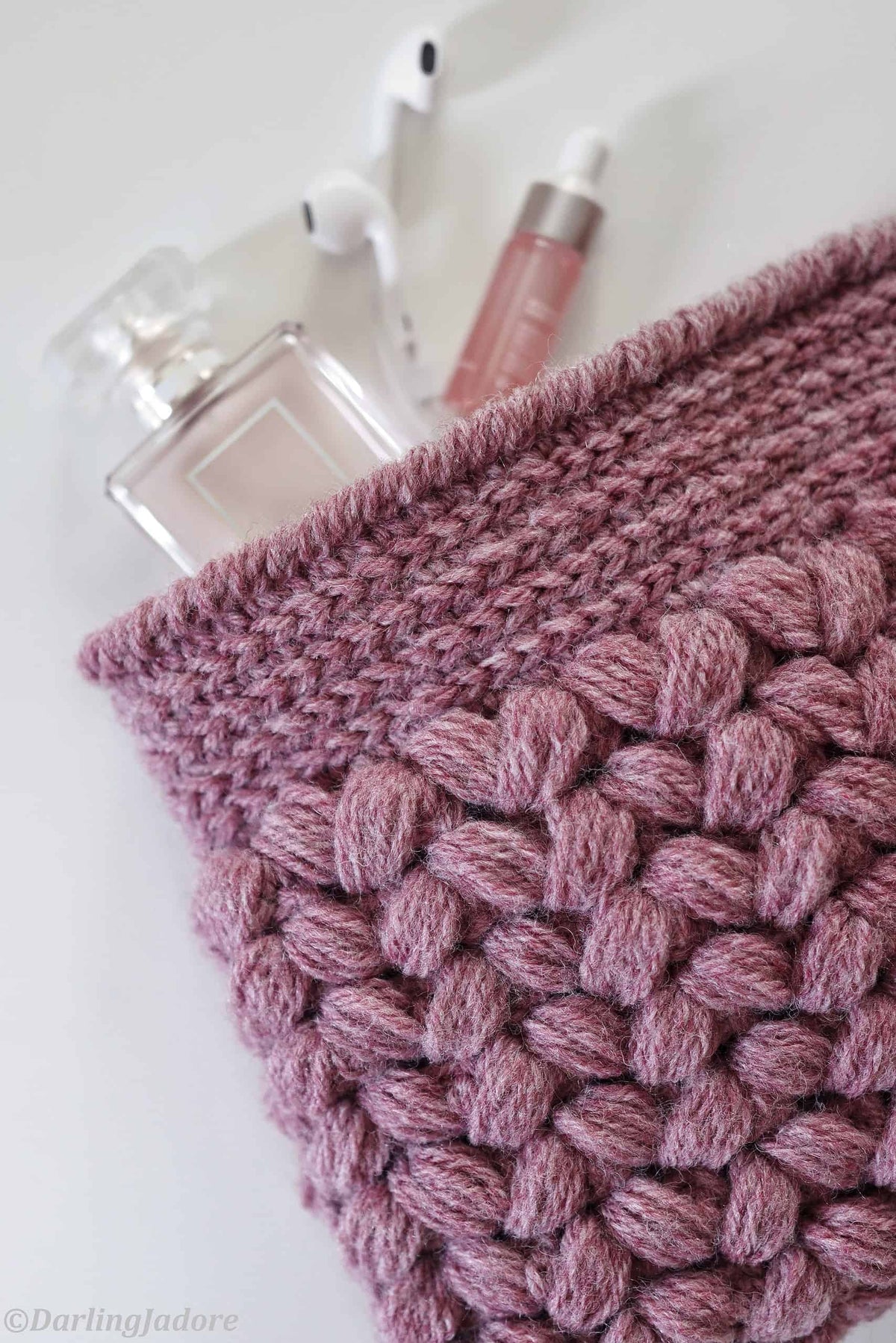 Easy beginner-friendly crochet purse pattern with structured design