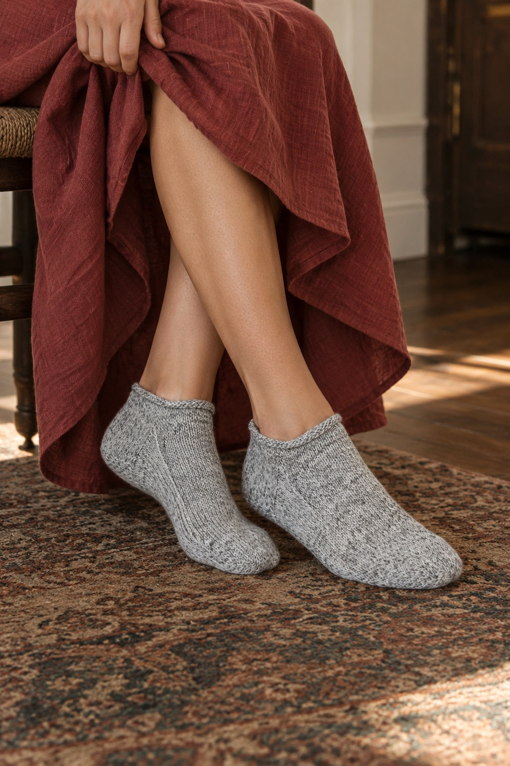 beginner ankle socks knitting pattern roll edge socks darling jadore tide socks