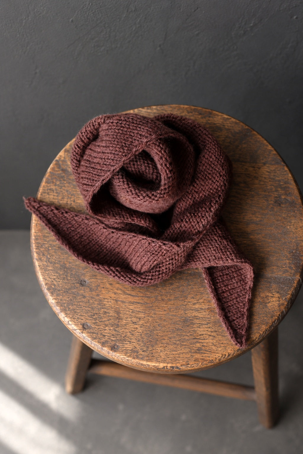 triangle scarf knitting pattern, easy knit triangle shawl Air Scarf Darling JAdore