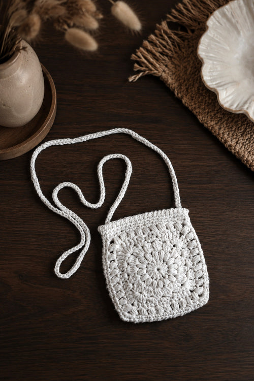 crochet crossbody purse small bag easy crochet pattern Opal Bag darling jadore