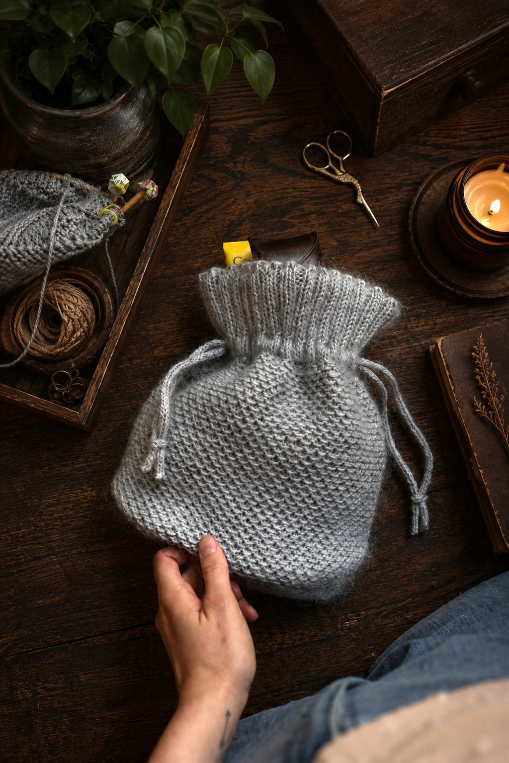 bucket bag knitting pattern knit drawstring purse easy knit purse bag Vale Bag darling jadore