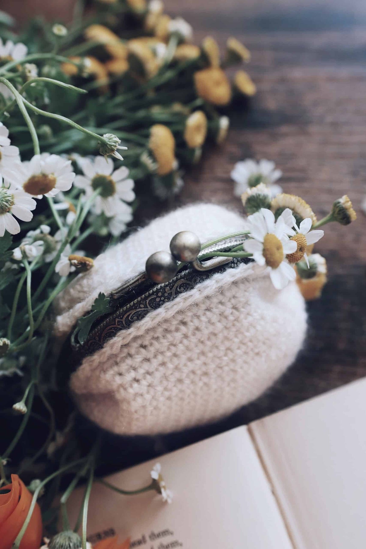 Small crochet purse pattern with classic metal clasp perfect for gifts