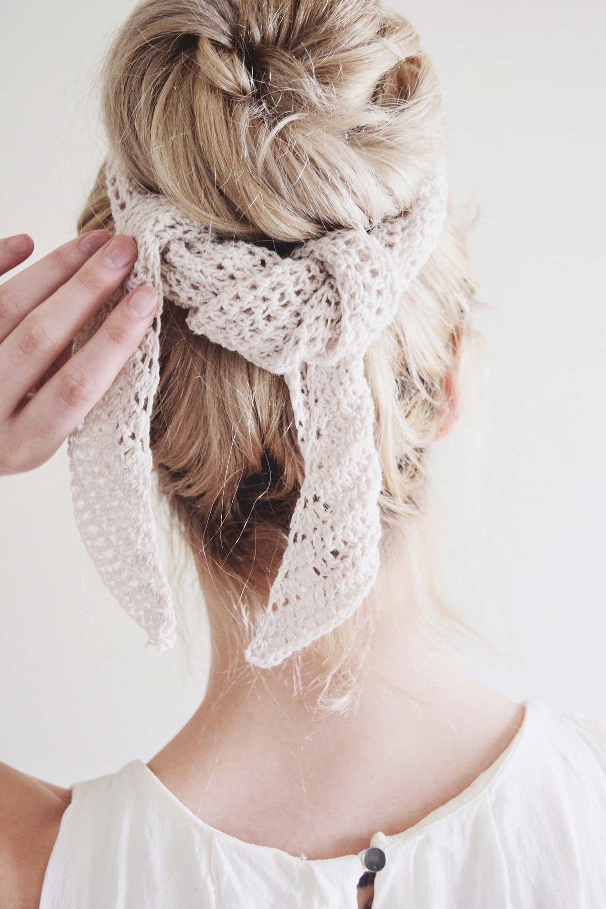 Easy beginner crochet bandana scarf pattern in neutral tone
