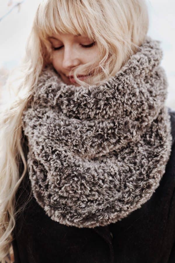 Beginner-friendly Tundra Cowl knitting pattern styled as elegant winter accessory