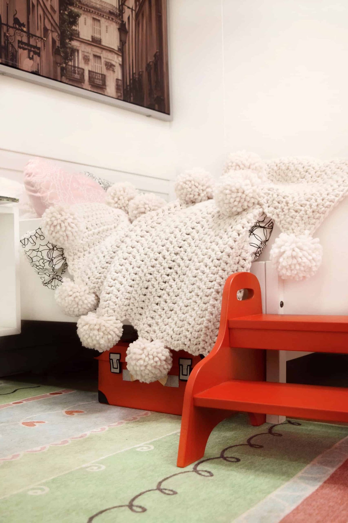 Easy crochet afghan pattern detail showing chunky yarn and simple stitch work for beginners