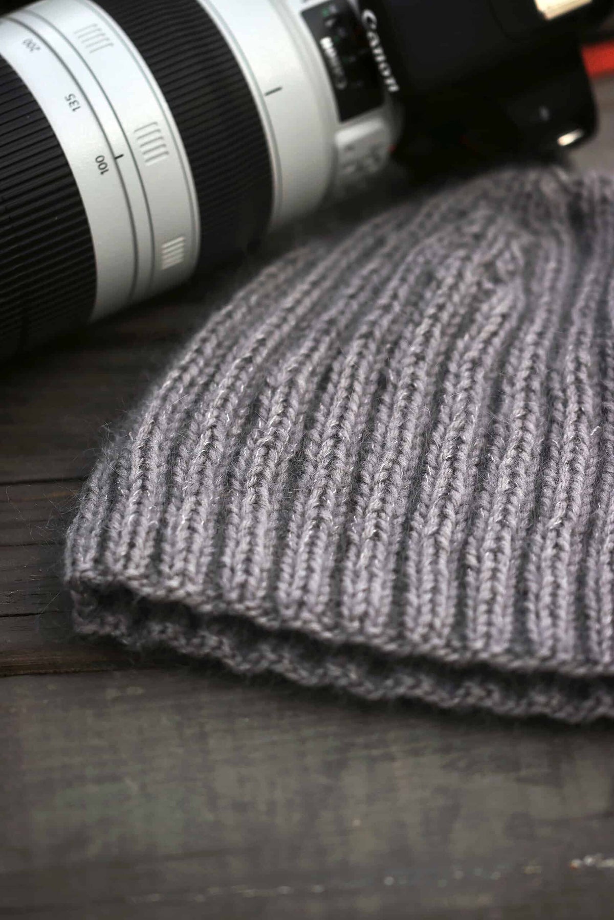 Men's toque knitting pattern in neutral tone with timeless ribbed design
