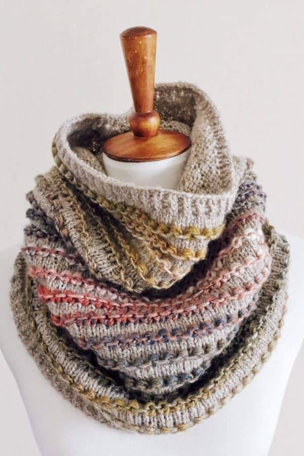 Rosewood bobble cowl knit scarf with textured stitch detail - Darling Jadore knitting pattern