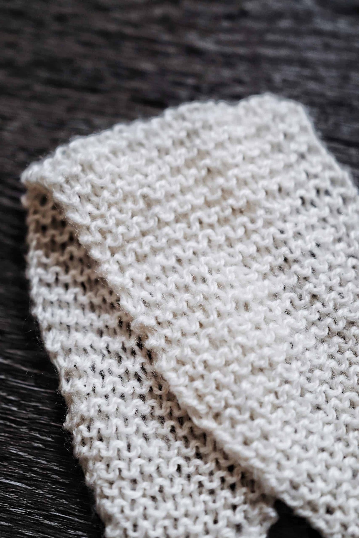 Handmade knit hair tie pattern showing tapered petal design detail
