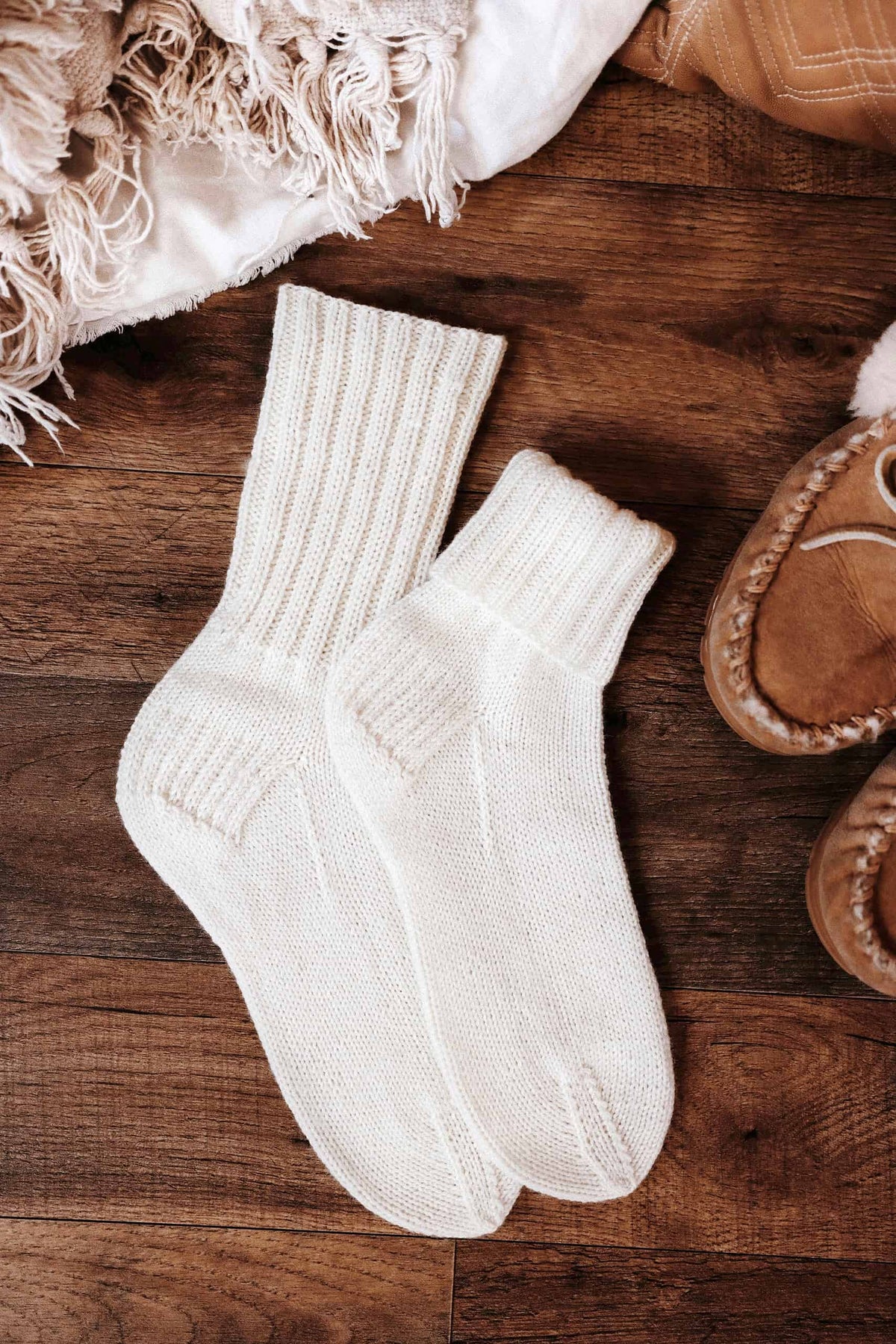 Classic hand knit socks pattern for women simple everyday design