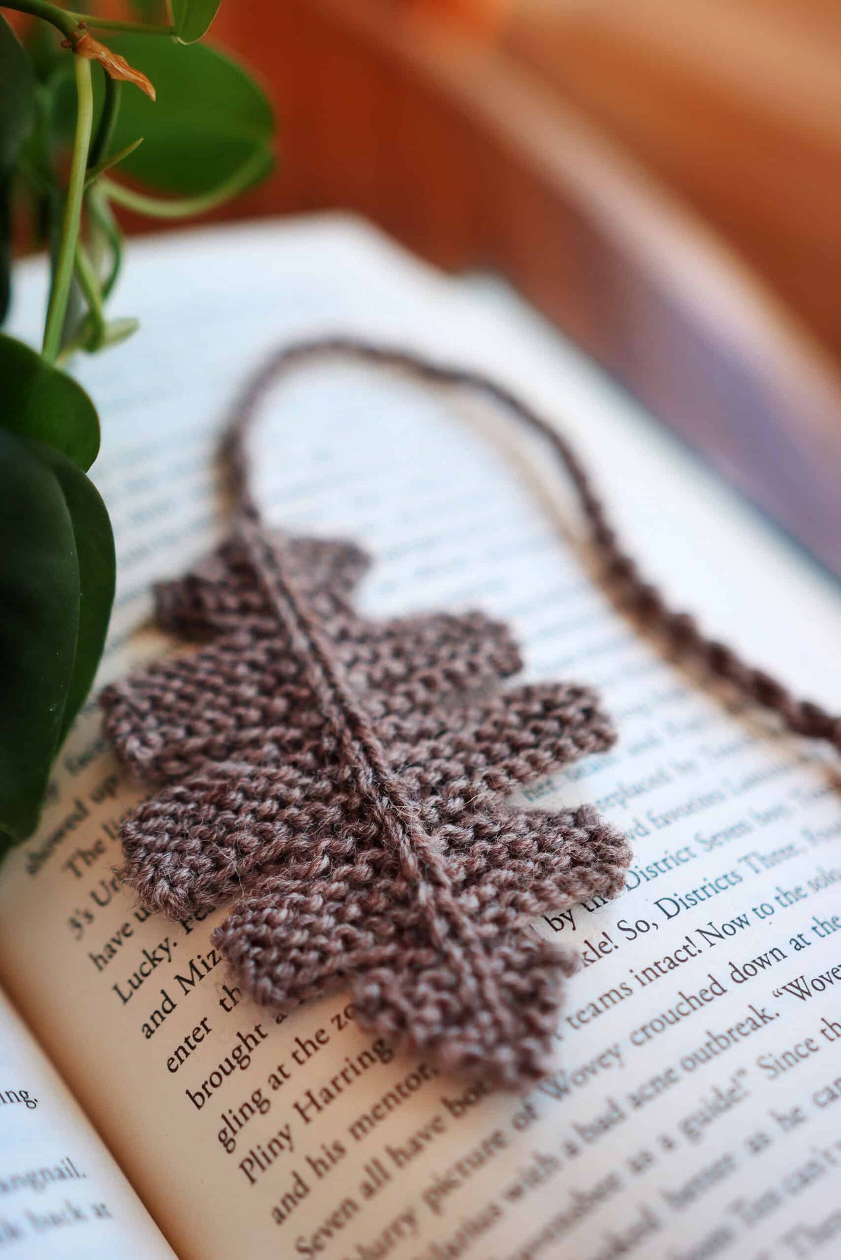 Beginner friendly bookmark knitting pattern by Darling Jadore