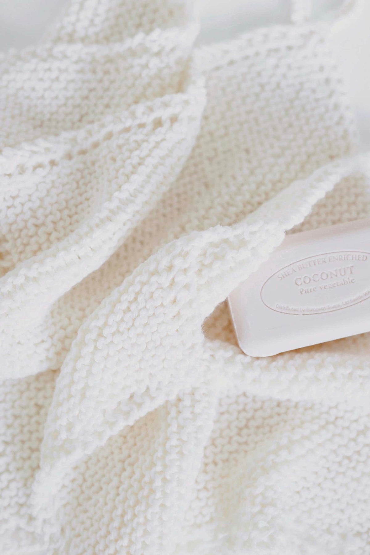 Handmade knit washcloth with optional handle detail - country style home knitting pattern by Darling Jadore