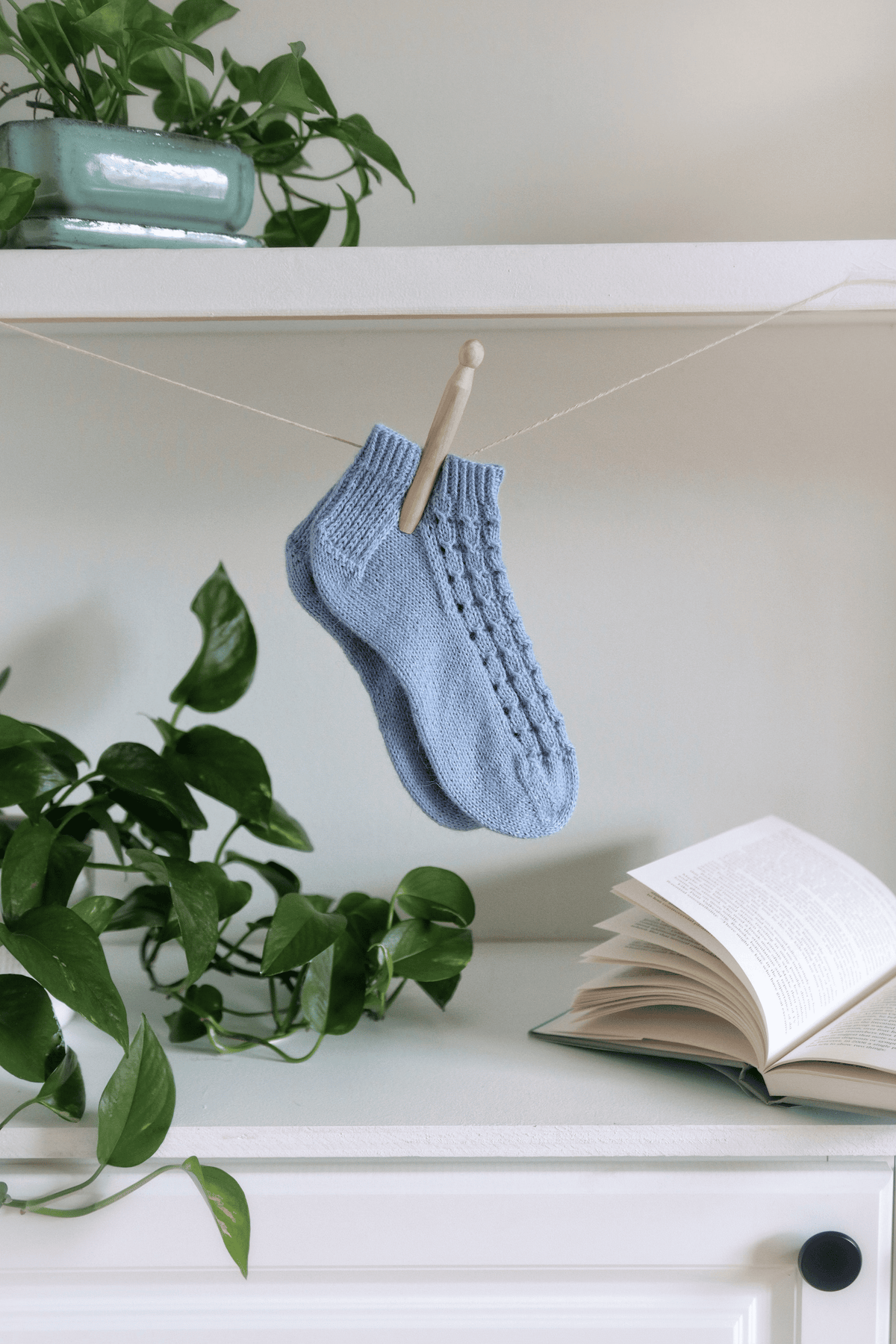 Easy beginner-friendly lace ankle socks knitting pattern for summer wear