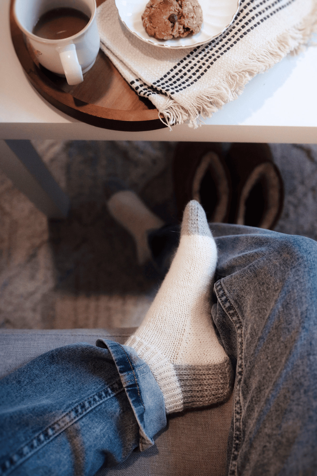 Grey and white knit socks with vintage colorblock design detail