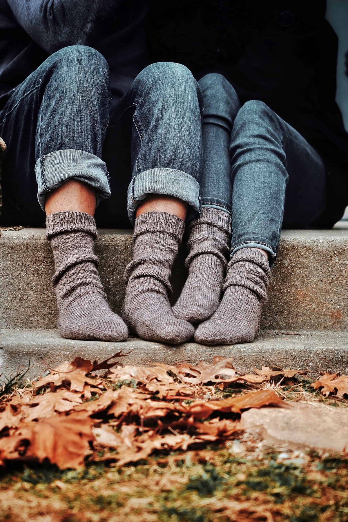 His and hers socks knitting pattern with durable reinforced heel