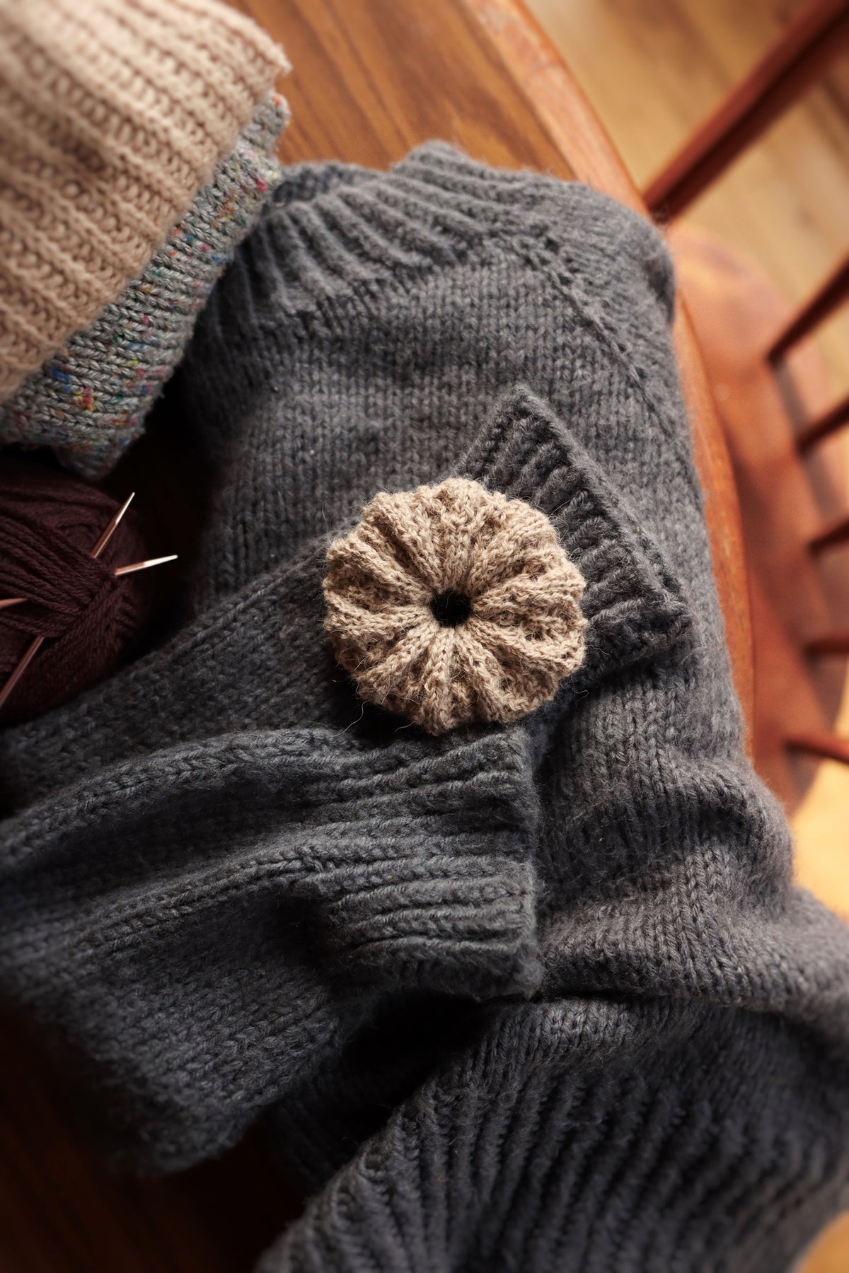 Easy lace scrunchie knitting pattern with romantic cottagecore aesthetic