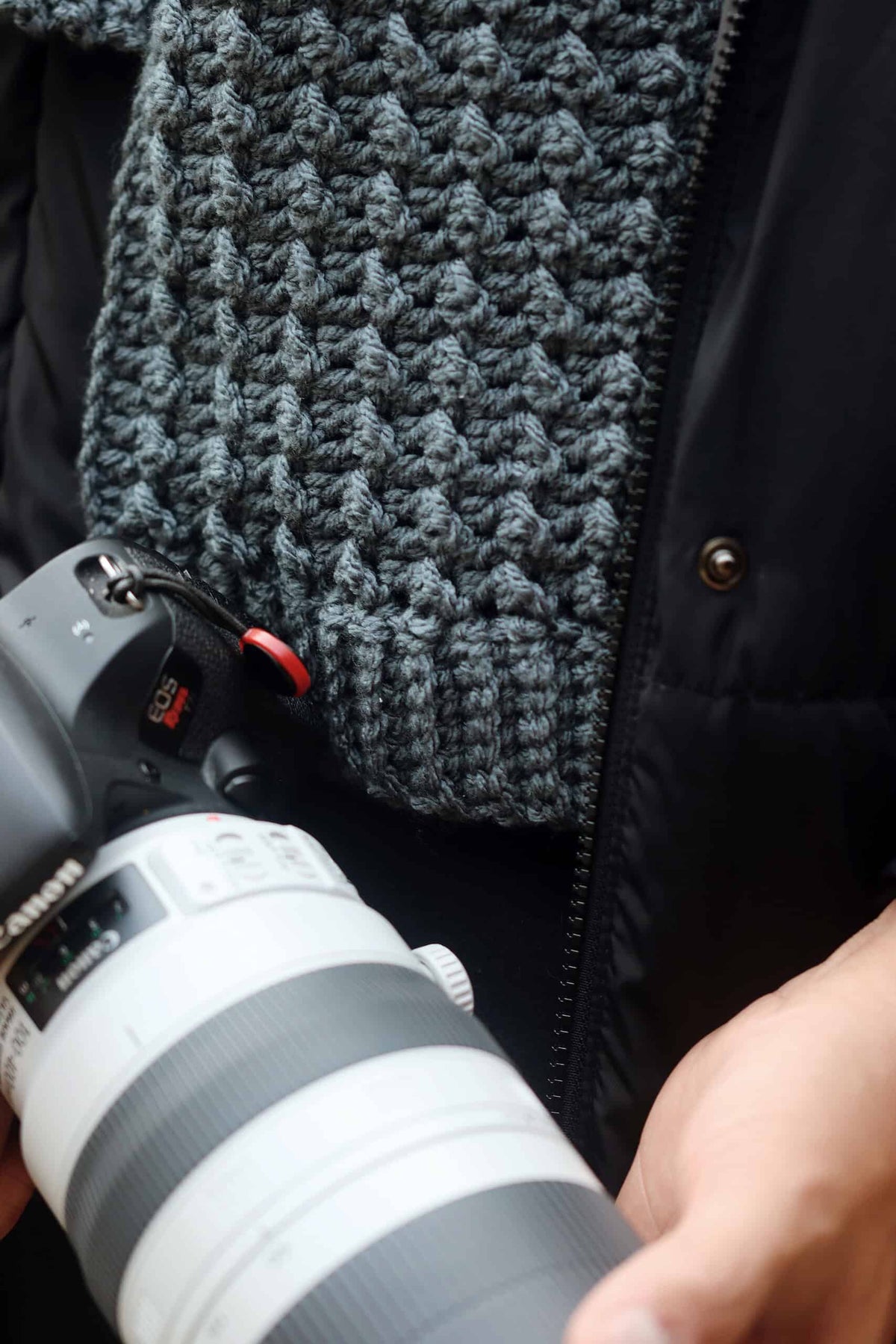 Easy mens crochet scarf pattern detail showing ribbed texture and plush worsted yarn