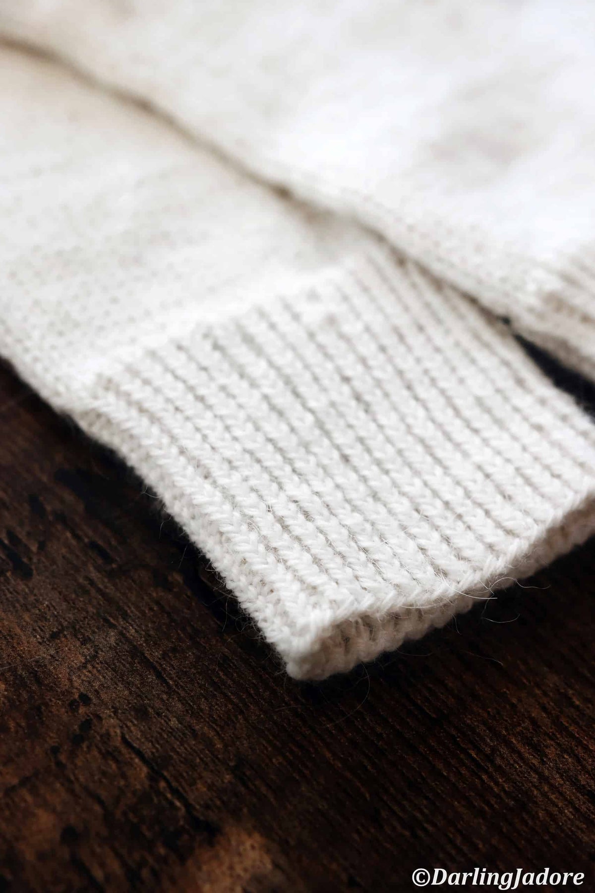 Elegant cream knit gloves with traditional construction - classic gloves knitting pattern