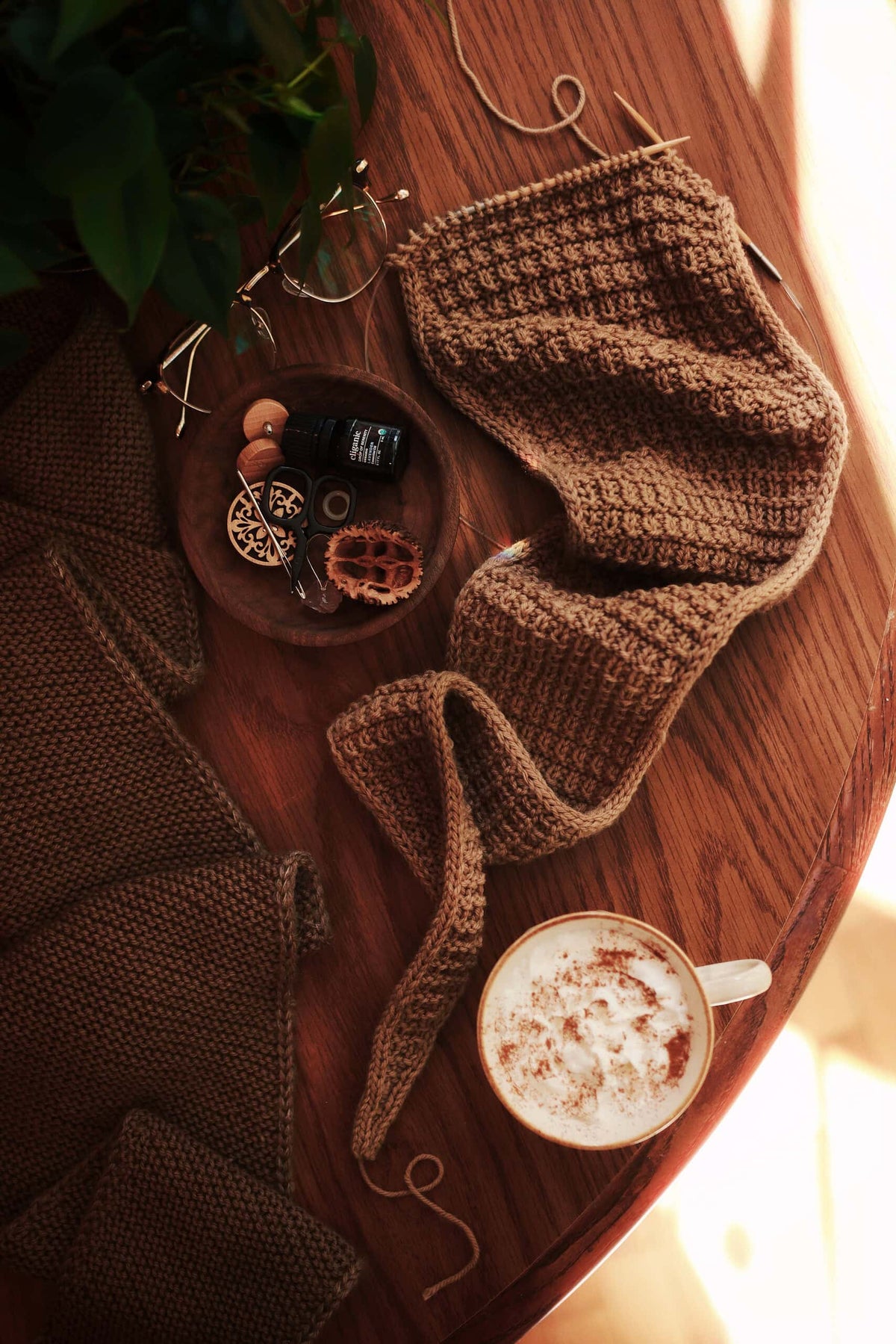 Tapered scarf knitting pattern with petite proportions and captivating quiet detail