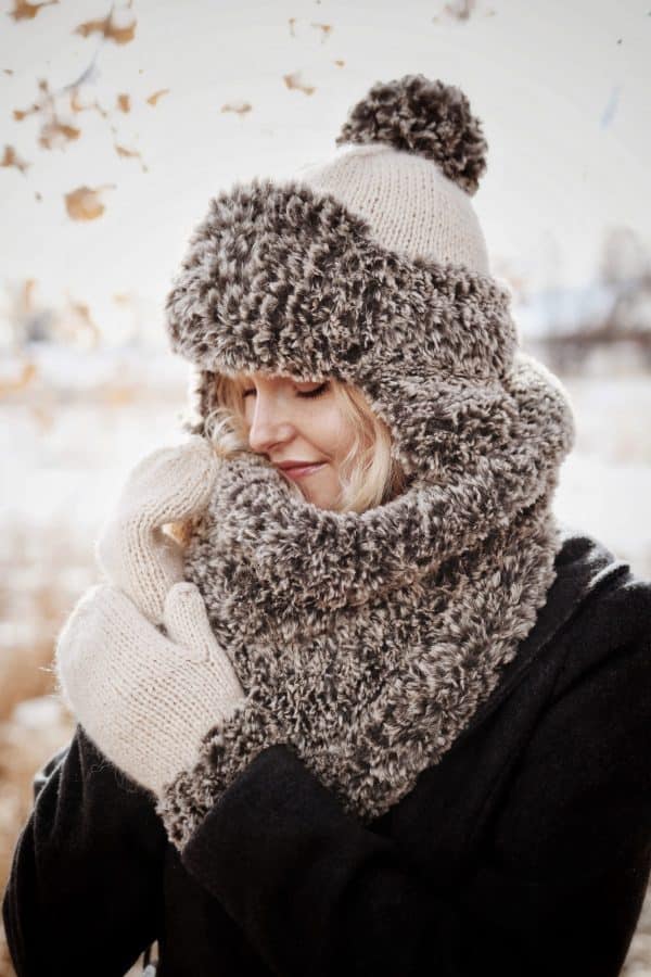 Faux Fur Knit Hat Mittens Cowl Knitting Patterns By Darling