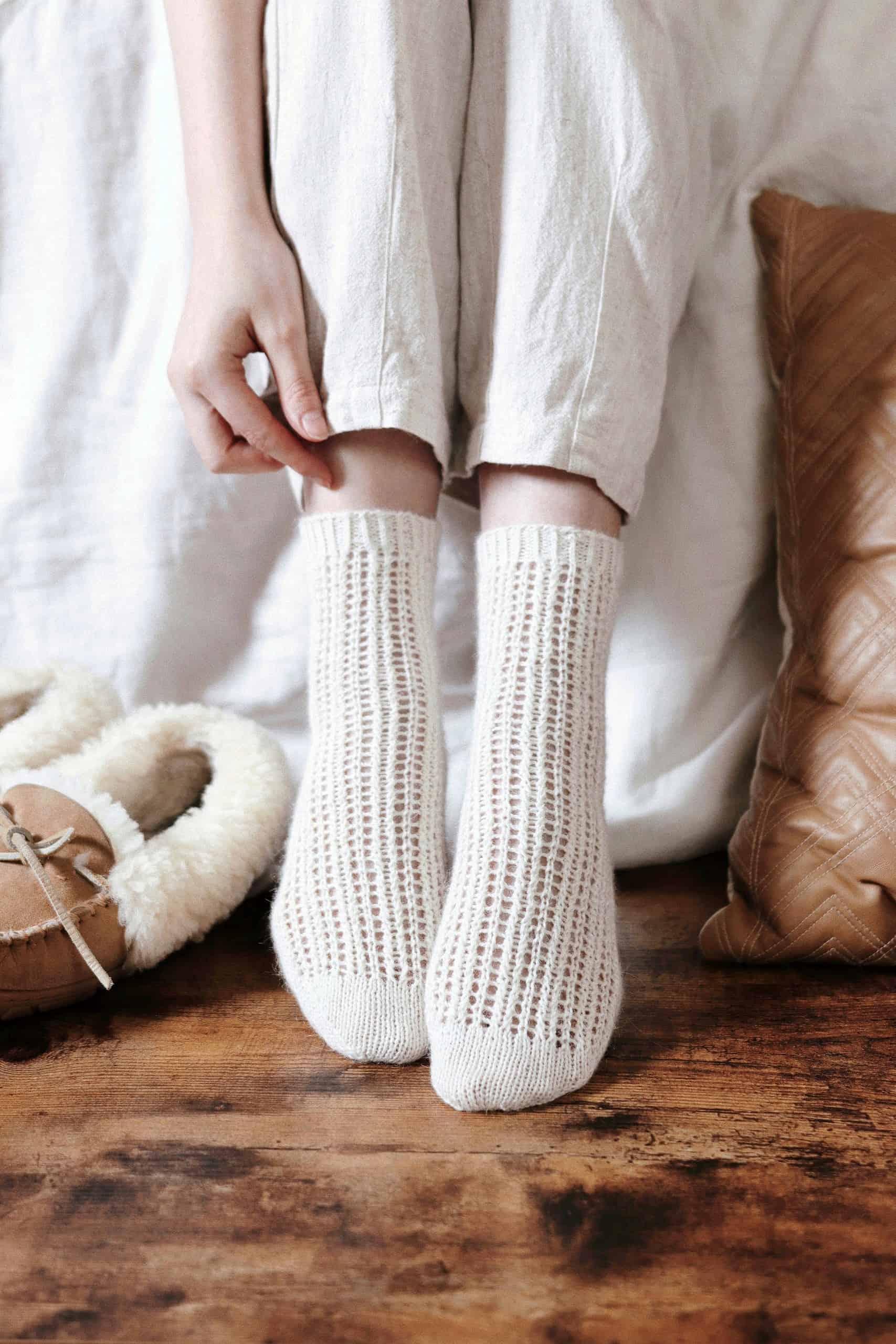 Lace Socks Knitting Pattern, Easy Knit Socks Pattern, Snowfield Socks