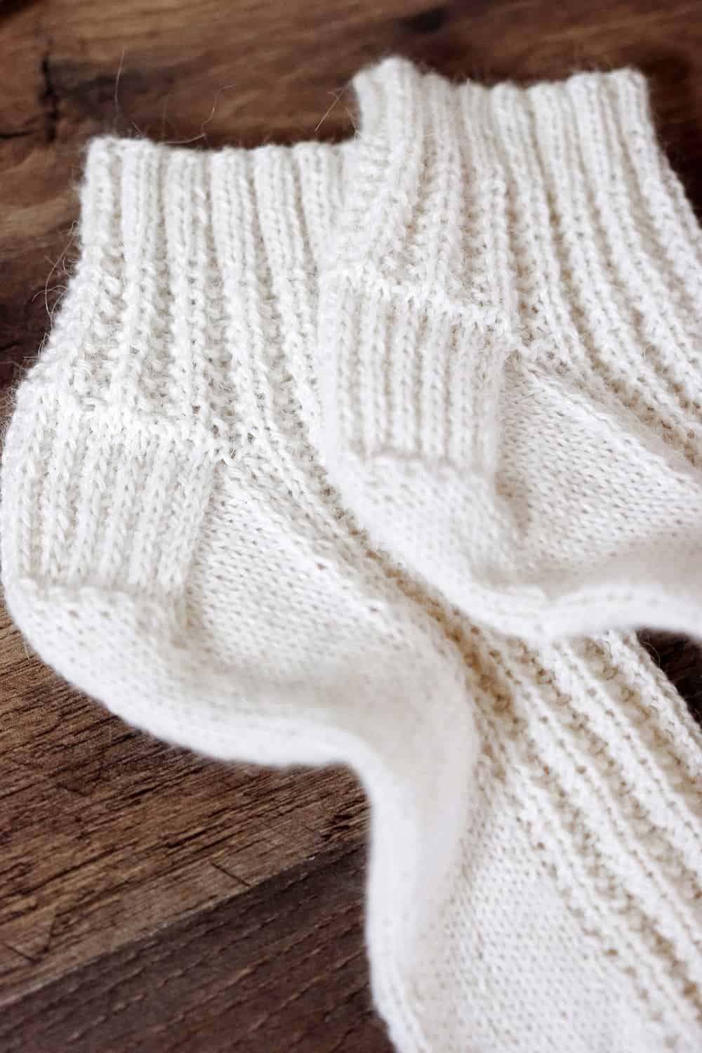 Ankle Socks Knitting Pattern, Darling Jadore, Ankle Chalet Socks