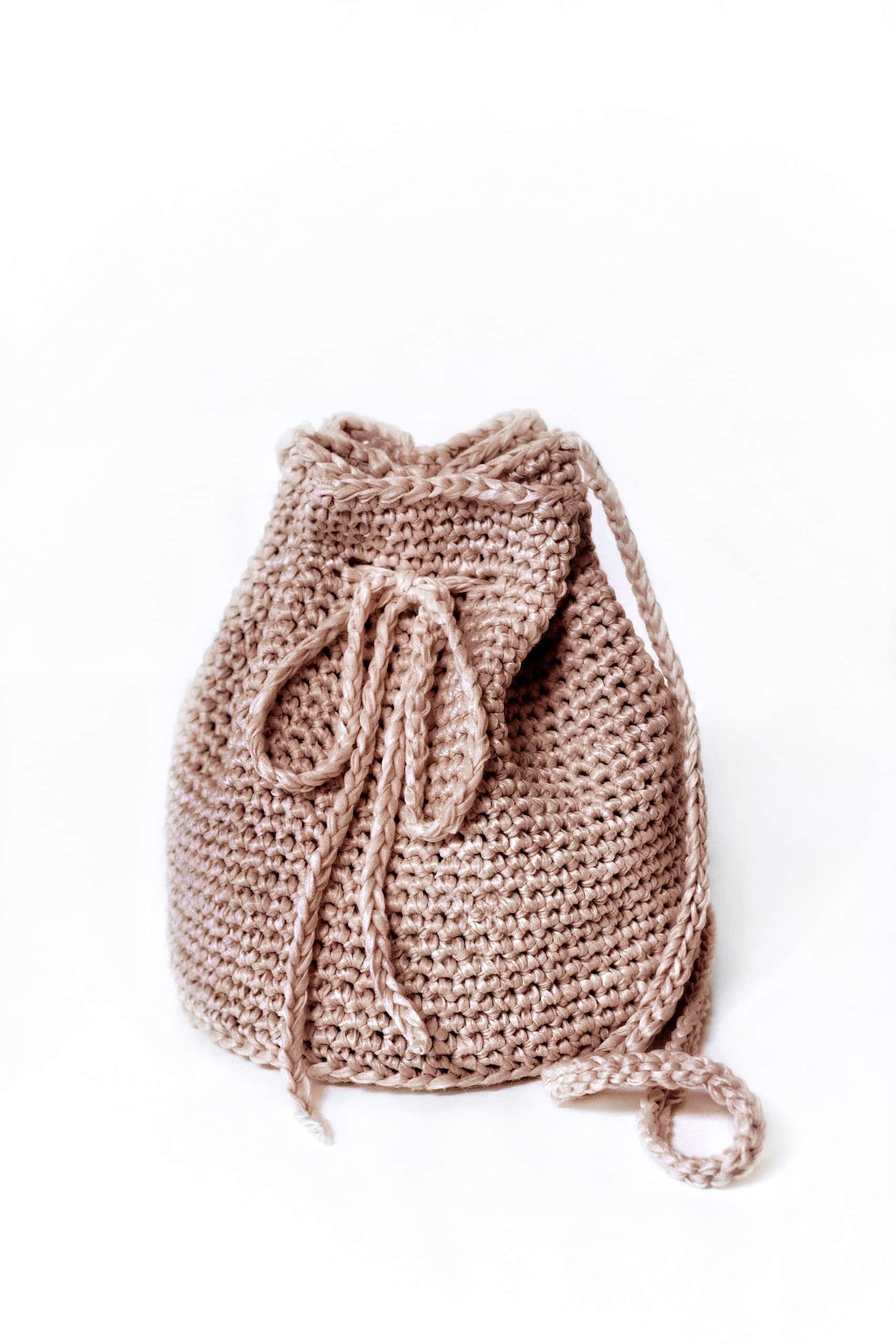 Amazon.com: TXIN 6 Pcs Round PU Leather Bag Bottom Knitting Crochet Bags  Bottom Shaper Pad Hand-Woven Bag Cushion Base with Holes for DIY Handbag  Shoulder Bags Purse Making Supplies Bottom Base (6
