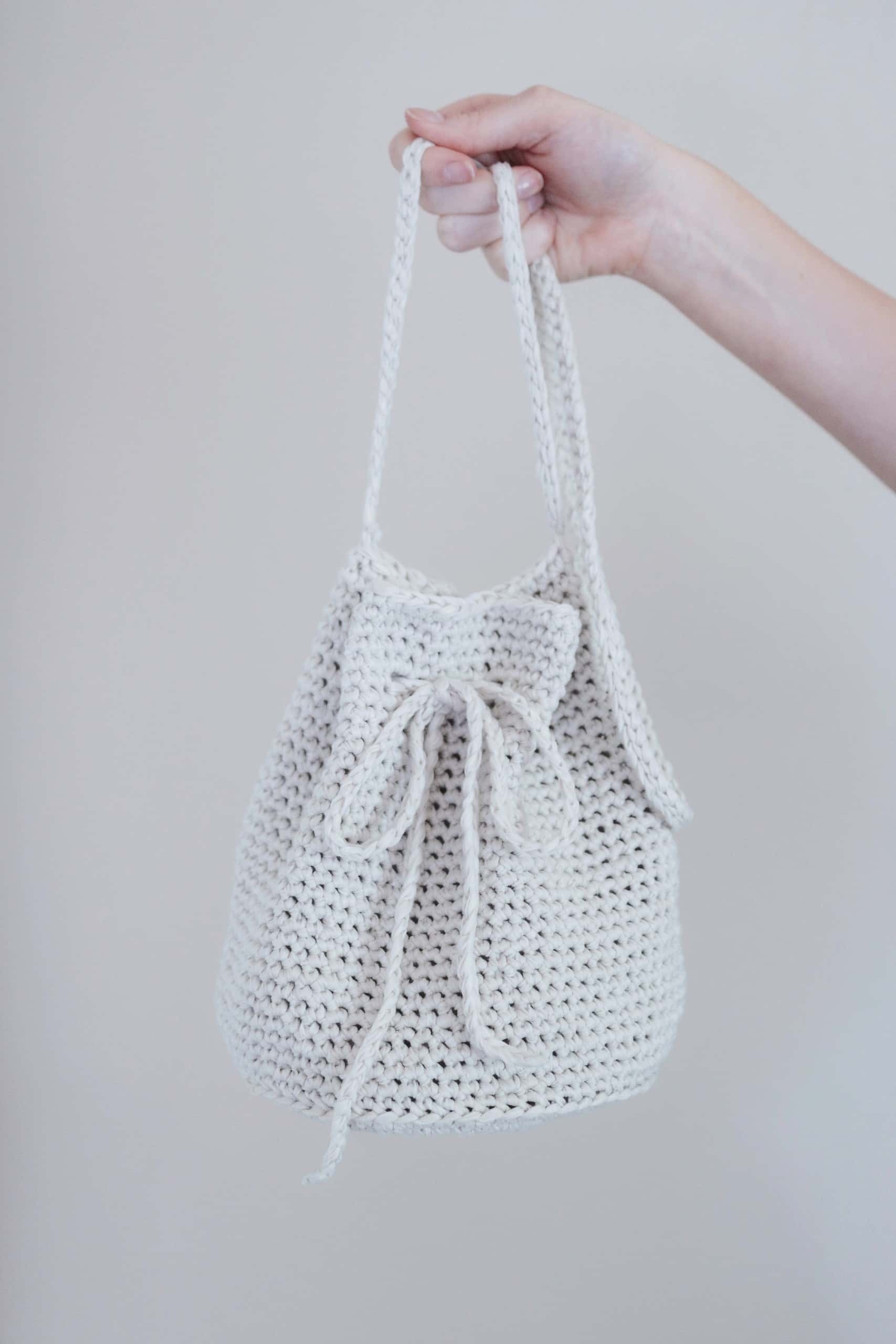 Crochet Tote Bag Pattern - Large Sturdy Purse | Free crochet bag, Crochet  bag pattern tote, Crochet bag pattern free