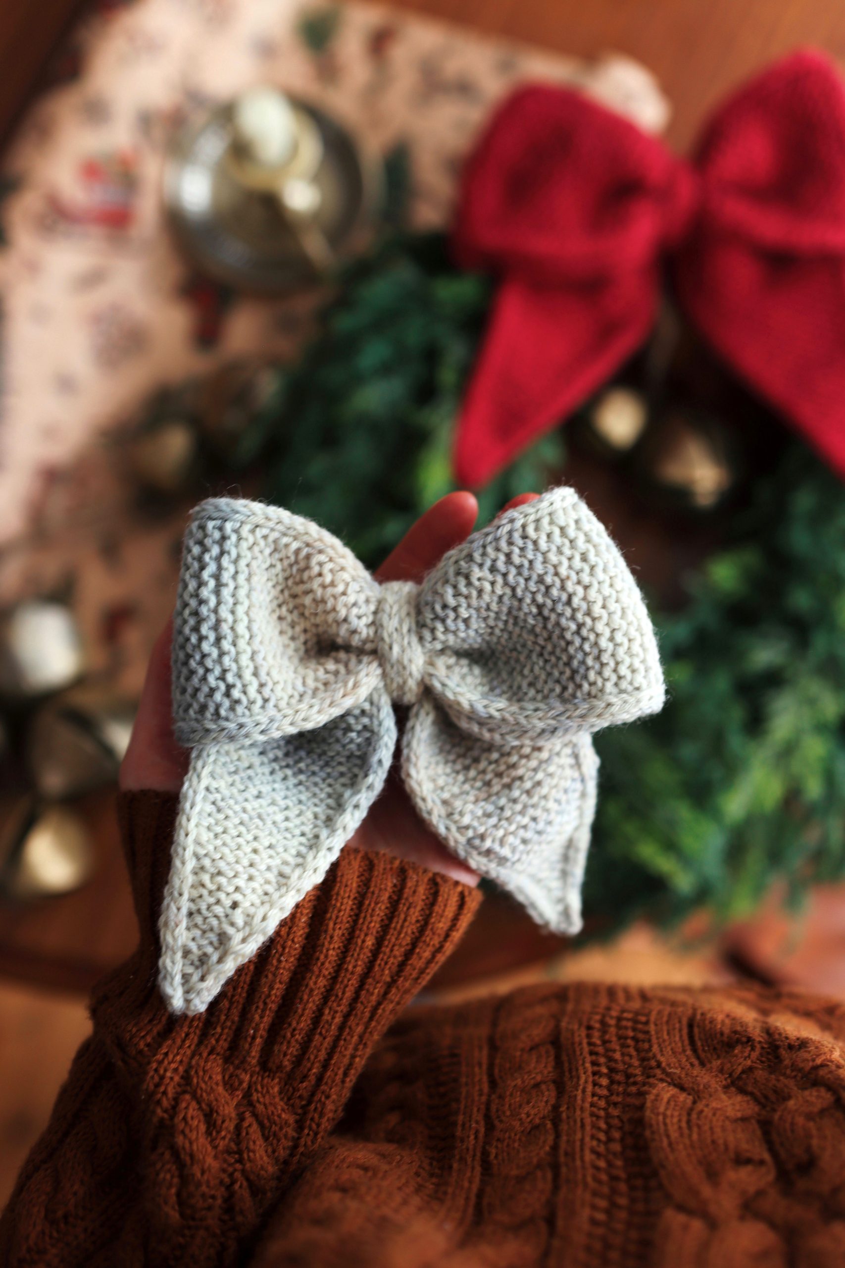bow knitting pattern, knit ornament bow, christmas, perfect bow