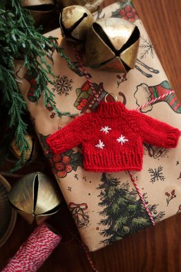 The Mini Sweater Ornament Knitting Pattern
