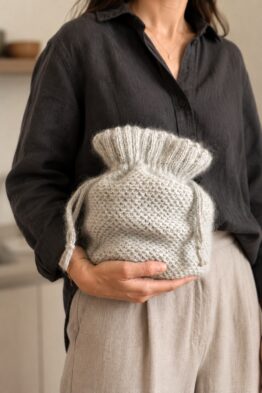 bucket bag knitting pattern knit drawstring purse easy knit purse bag Vale Bag darling jadore