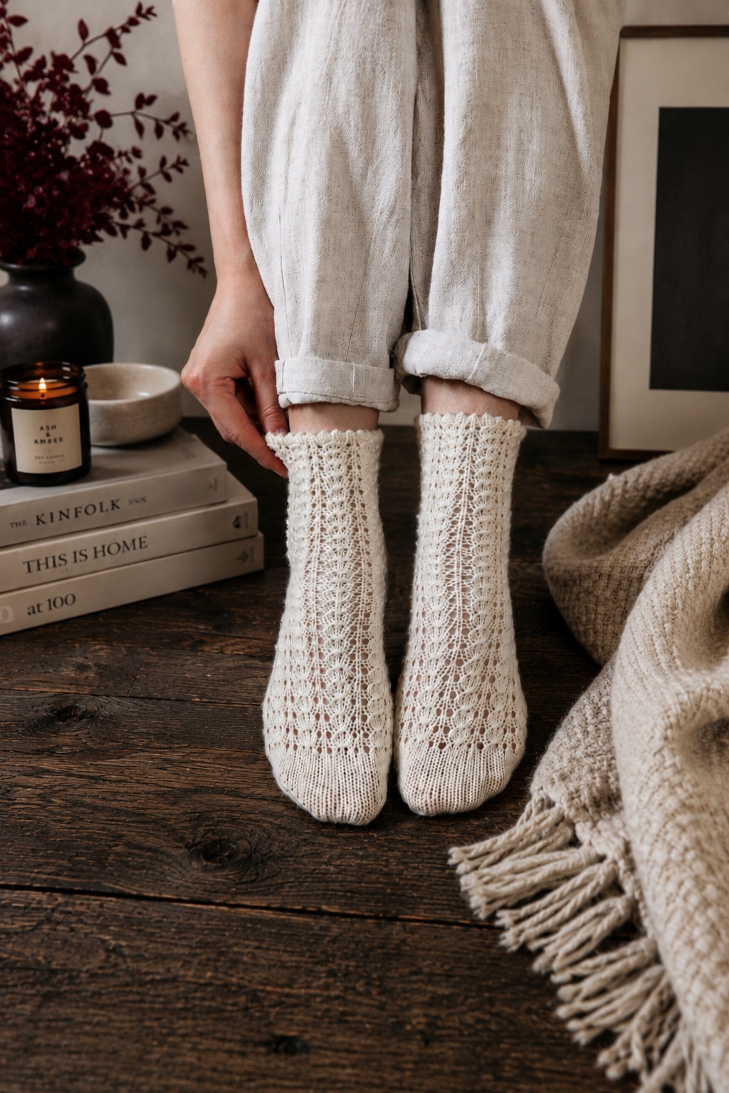 lace knit crew socks easy knitting pattern. knit women lace socks pattern rosehip socks